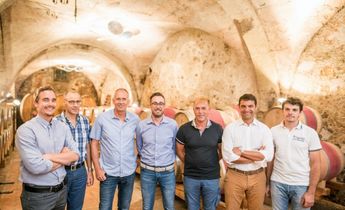Das Team der Kellerei Kurtatsch